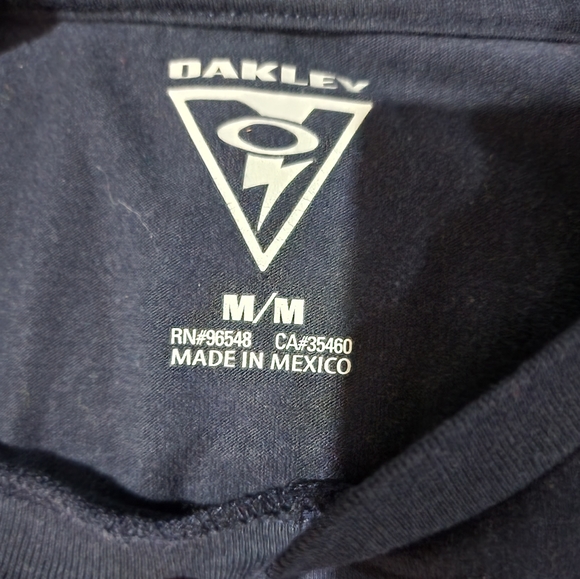 Mens navy oakley tshirt - Picture 2 of 3